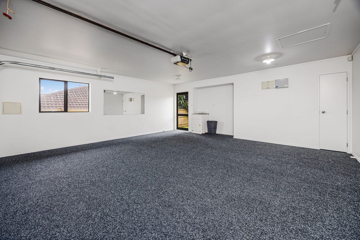 329 Mahia Road, Weymouth, Auckland - Carousel 23