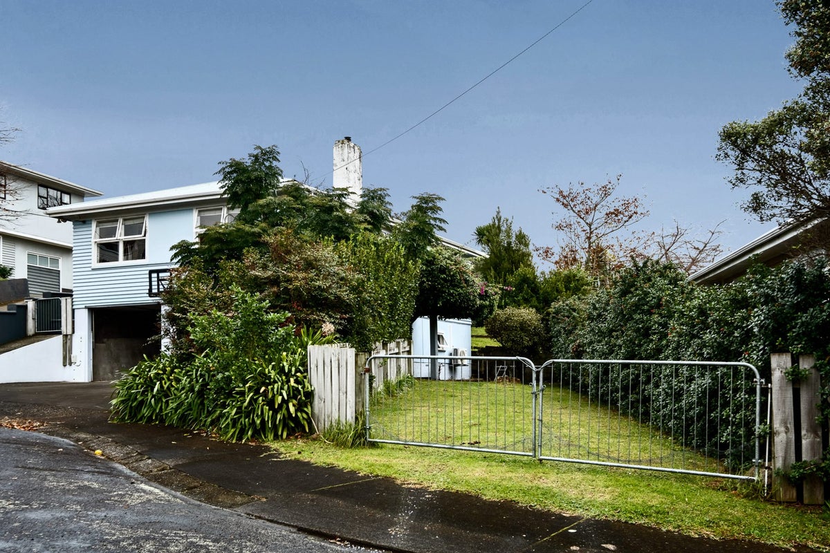 6 SARDINHA Place, Marfell, New Plymouth - Carousel 2