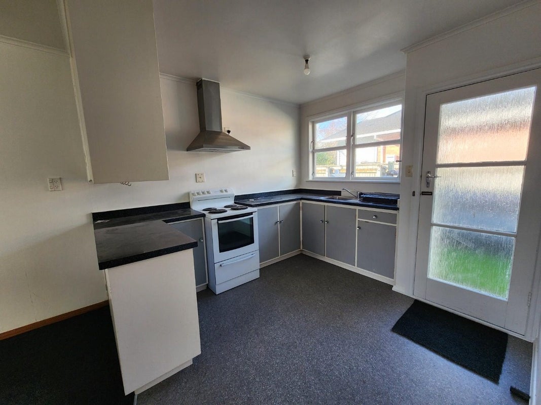 2/24 Copeland Street, Hutt Central, Lower Hutt - Carousel 2