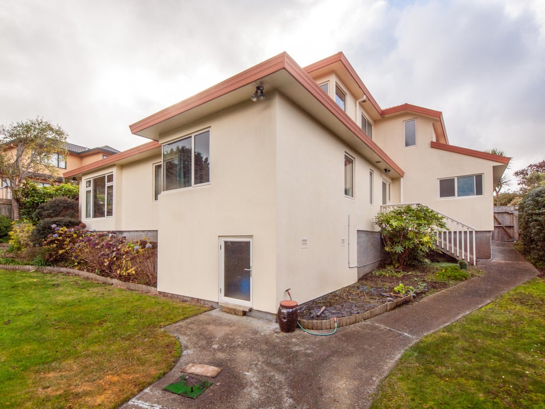 3 Waverton Terrace, Churton Park, Wellington - Carousel 30