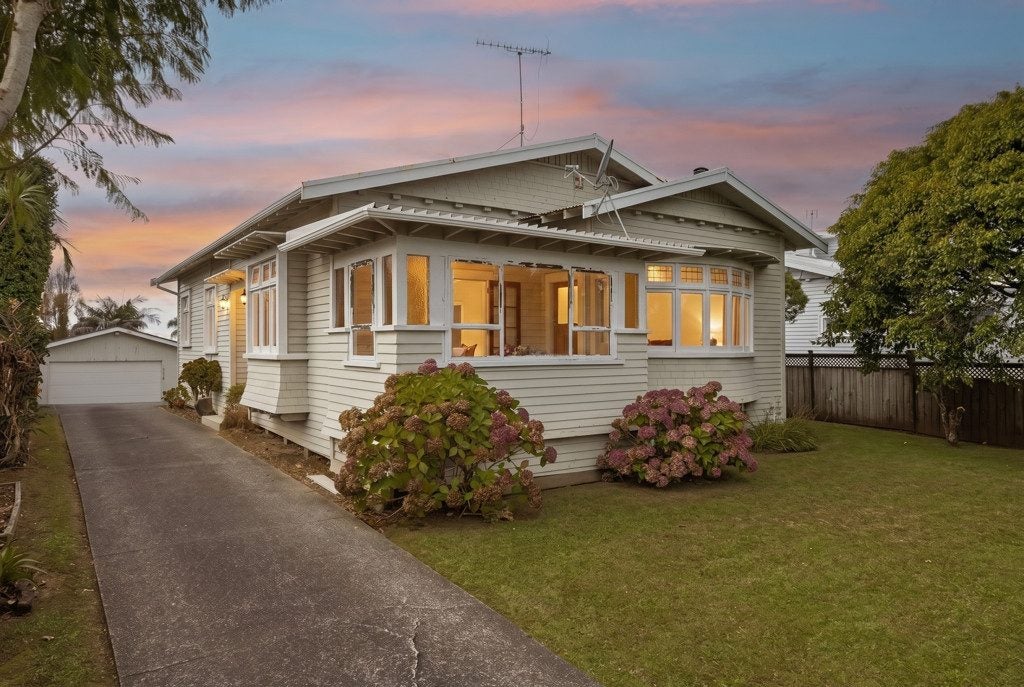10 Ballin Street, Ellerslie, Auckland - Carousel 1
