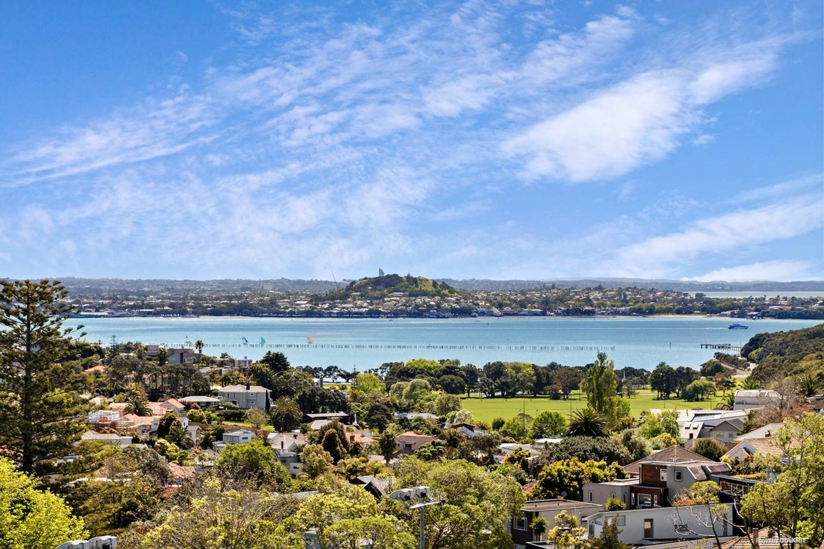 2/160 Kepa Road, Orakei, Auckland - Carousel 2