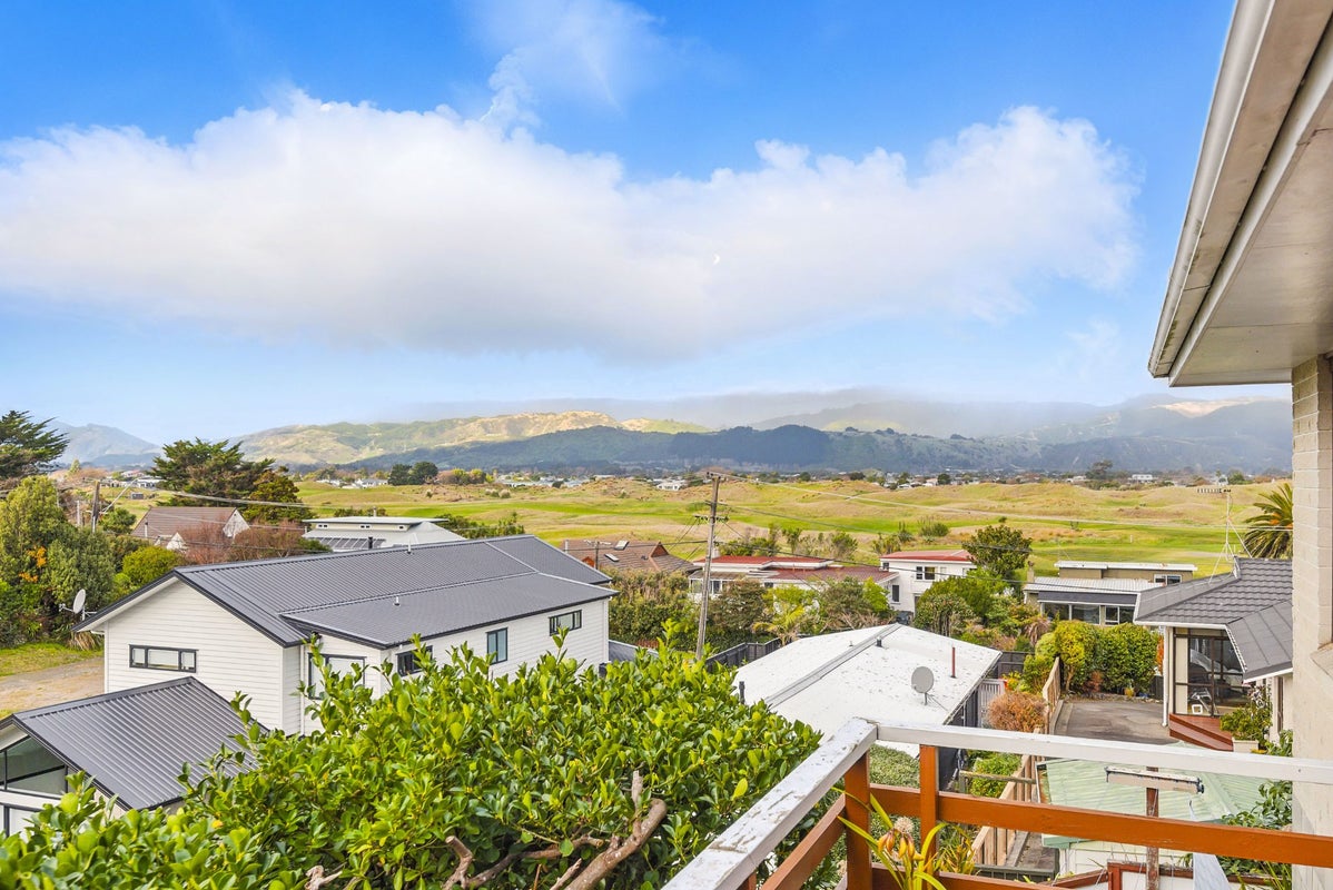 57A Golf Road, Paraparaumu Beach, Paraparaumu - Carousel 2