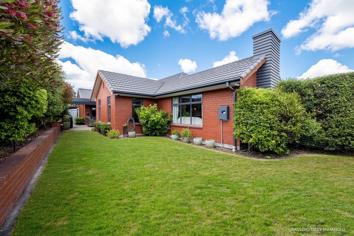 40 Titirangi Crescent, Parklands, Christchurch - Carousel 1