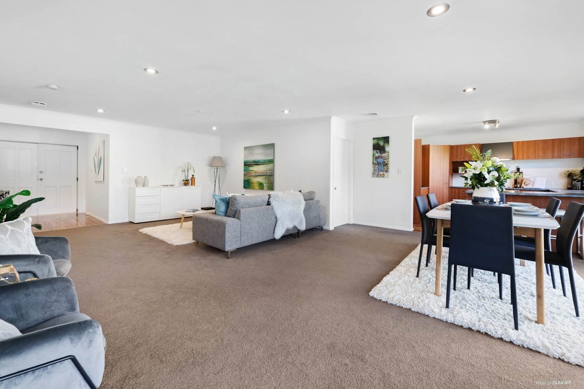 38 Glencalder Place, Wattle Downs, Auckland - Carousel 2