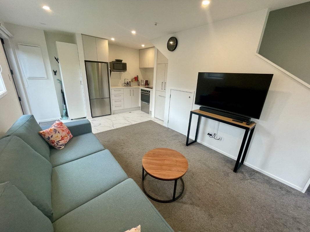 1/324 Oxford Terrace, Avalon, Lower Hutt - Carousel 2