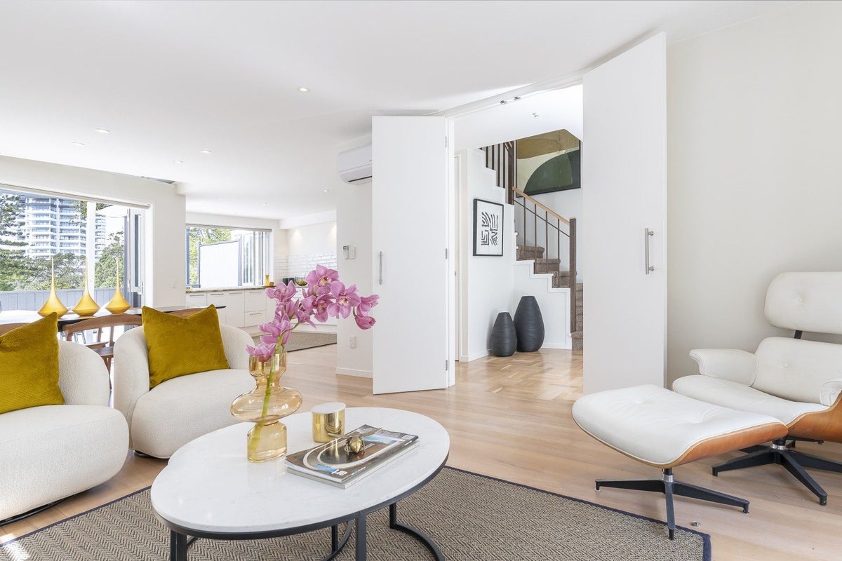 4/13 Hepburn Street, Freemans Bay, Auckland - Carousel 2