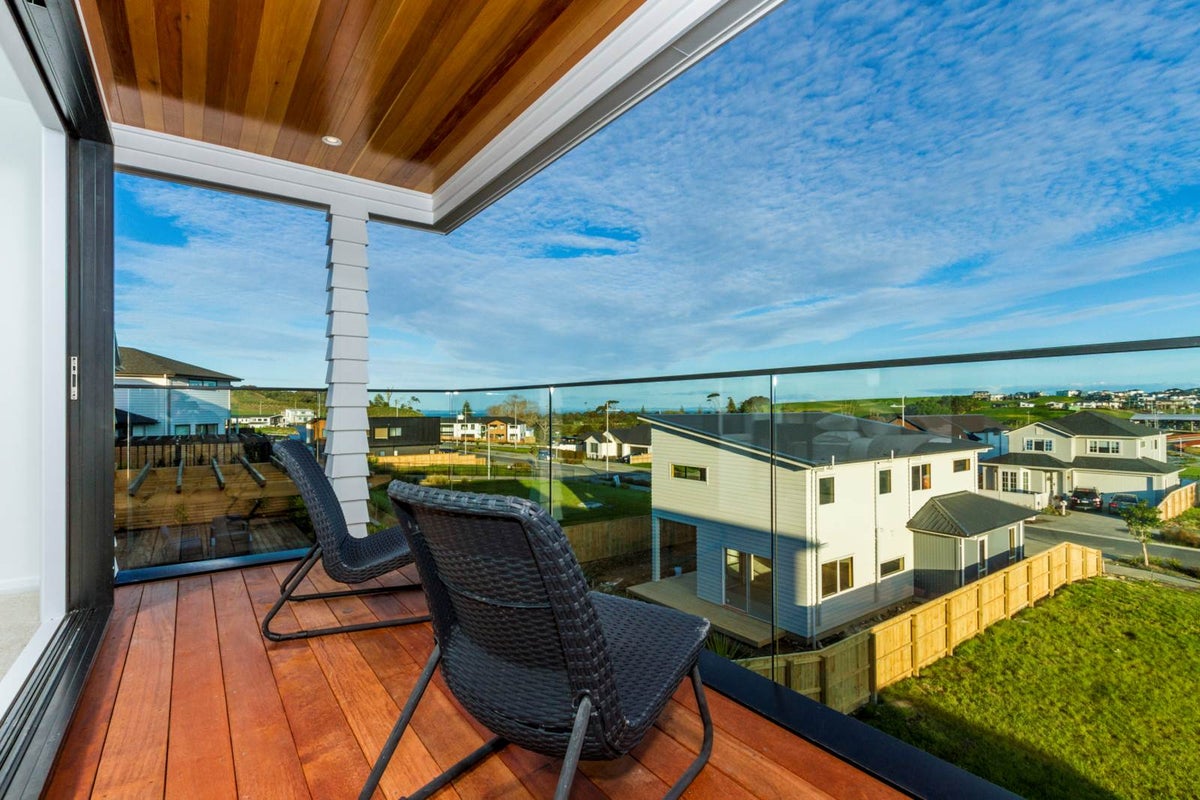 19 Tawatawa Street, Long Bay, Auckland - Carousel 2