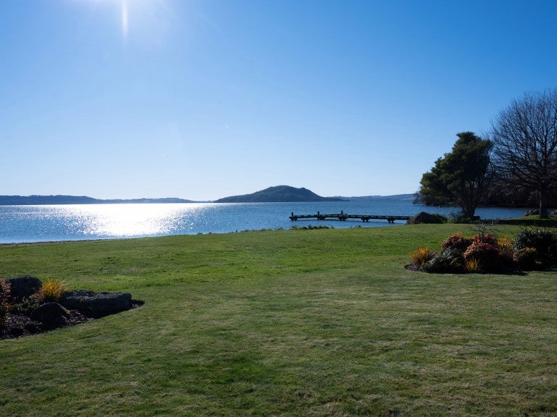 18 Gemini Place, Kawaha Point, Rotorua - Carousel 1