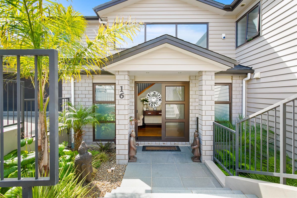 16 Mural Place, Greenhithe, Auckland - Carousel 1