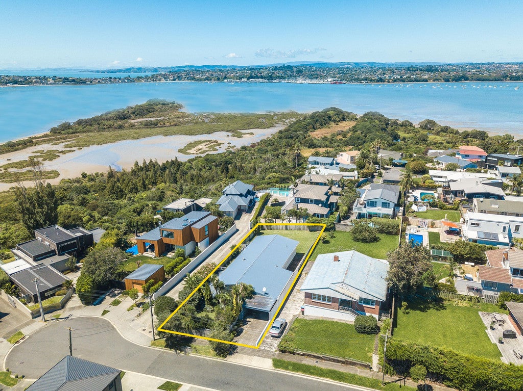 7 Calder Place, Wai o Taiki Bay, Auckland - Carousel 2