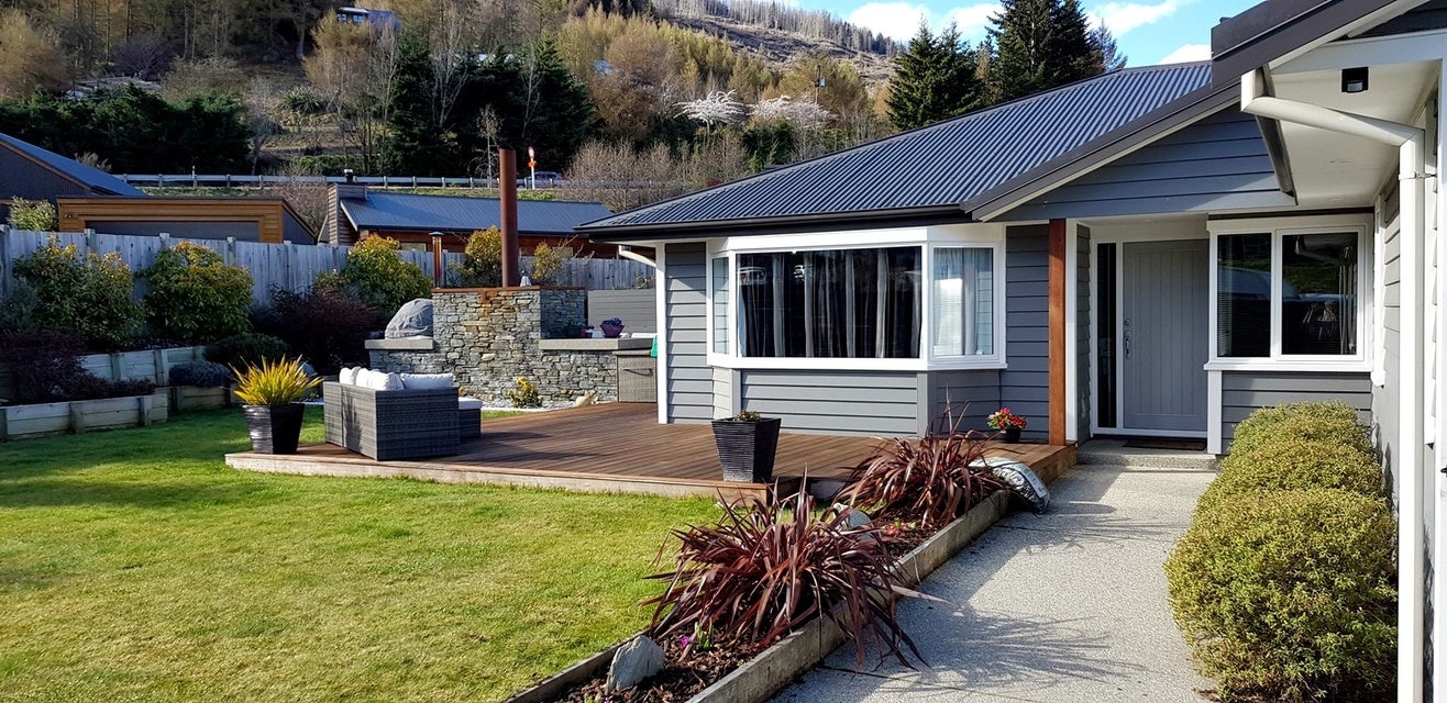 8 Harrys Close, Arthurs Point, Queenstown - Carousel 1