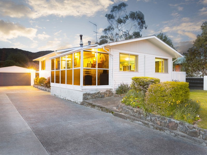 45 Bonnie Glen Crescent, Ebdentown, Upper Hutt - Carousel 1