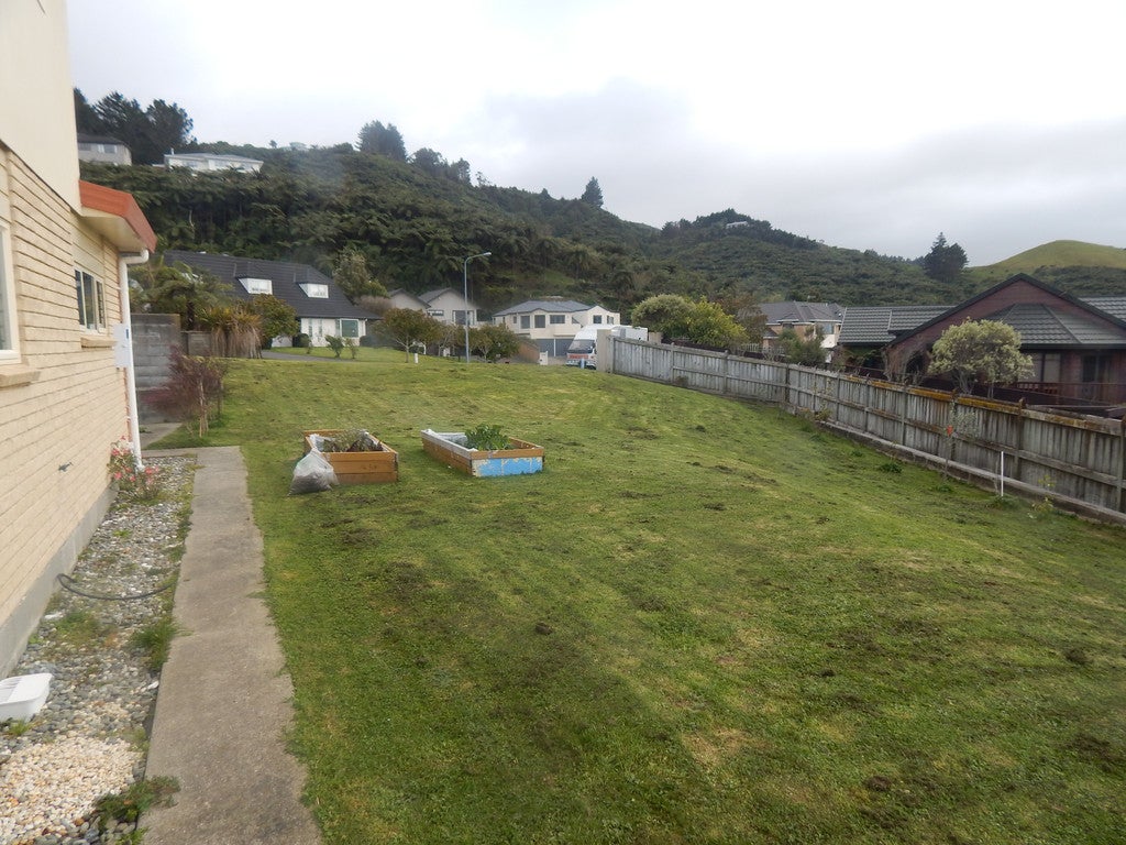 8 Arahiwi Grove, Tirohanga, Lower Hutt - Carousel 20