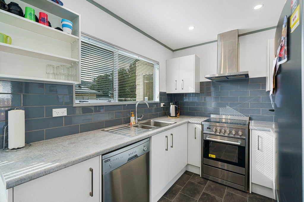 31 Stockdale Street, Wainuiomata, Lower Hutt - Carousel 2