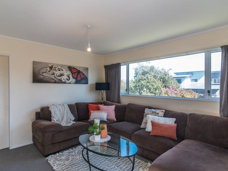 3 Freyberg Crescent, Waikanae Beach, Waikanae - Carousel 2