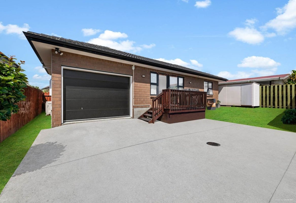75 Charntay Avenue, Clover Park, Auckland - Carousel 1