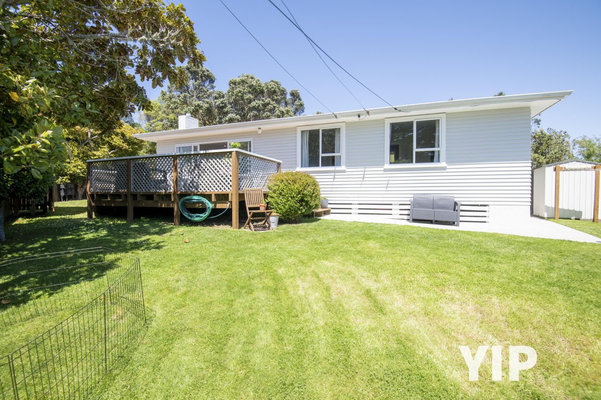 143 Helston Road, Paparangi, Wellington - Carousel 1