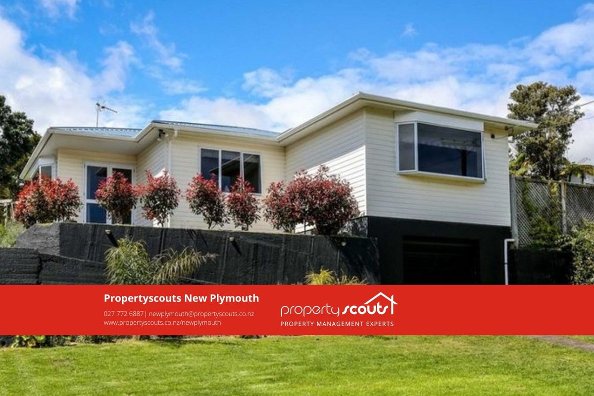 31 Awanui Street, Merrilands, New Plymouth - Carousel 1