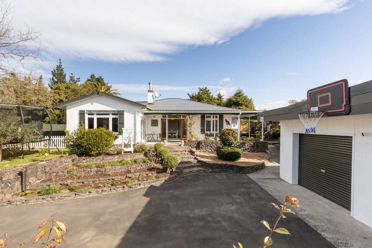 73 Waihi Road, Judea, Tauranga - Carousel 1