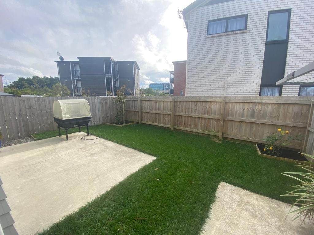 16 Tuaiwi Street, Manukau, Auckland - Carousel 12