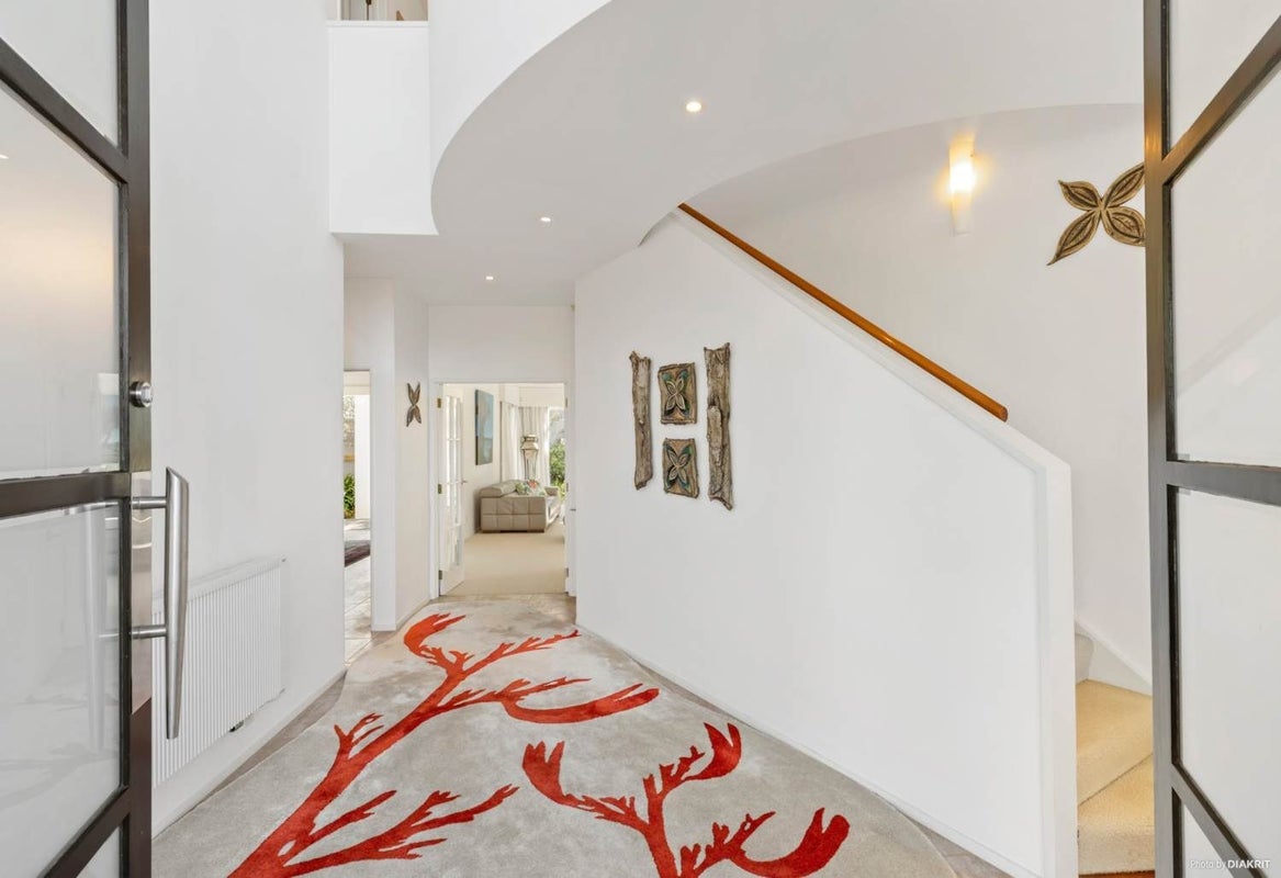 1 Shipherds Close, Epsom, Auckland - Carousel 2