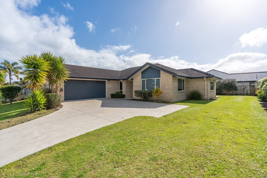 83 Mataroa Crescent, Flagstaff, Hamilton, Waikato - Carousel 1