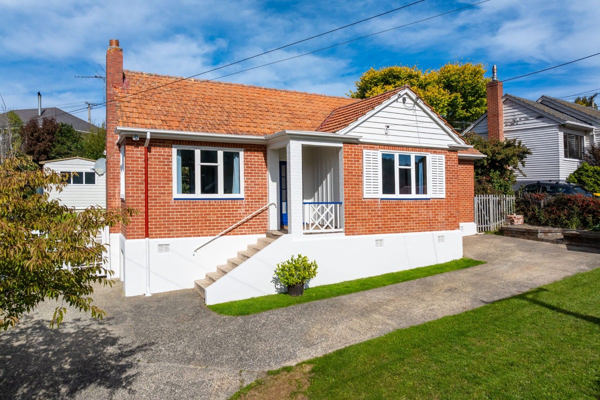 8 Strathearn Avenue, Wakari, Dunedin - Carousel 1