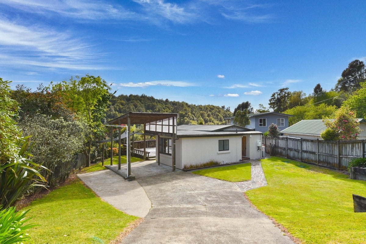 43 Oxford Road, Lake Rotoma - Carousel 1