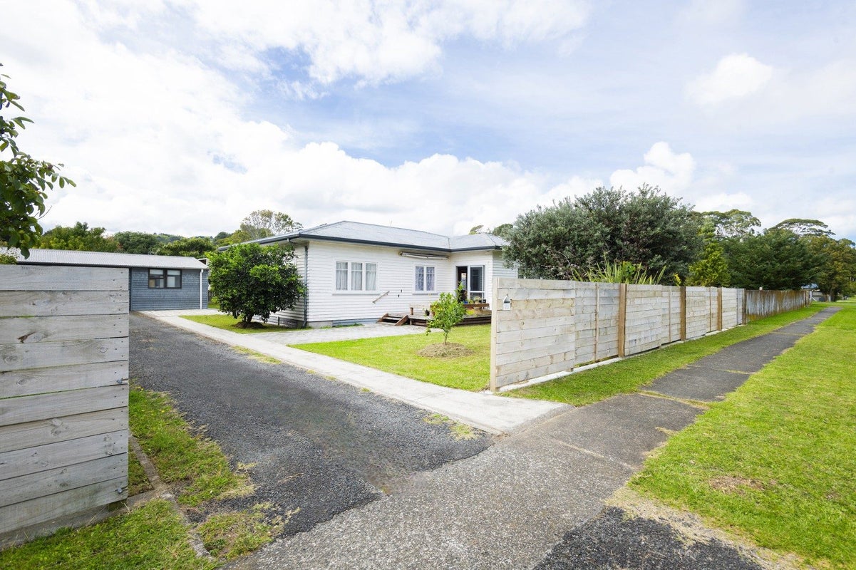 23 Gordon Street, Mangapapa, Gisborne - Carousel 2