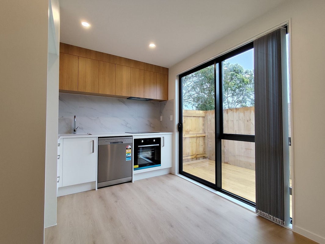 4/76 Mcleod Road, Te Atatu South, Auckland - Carousel 2