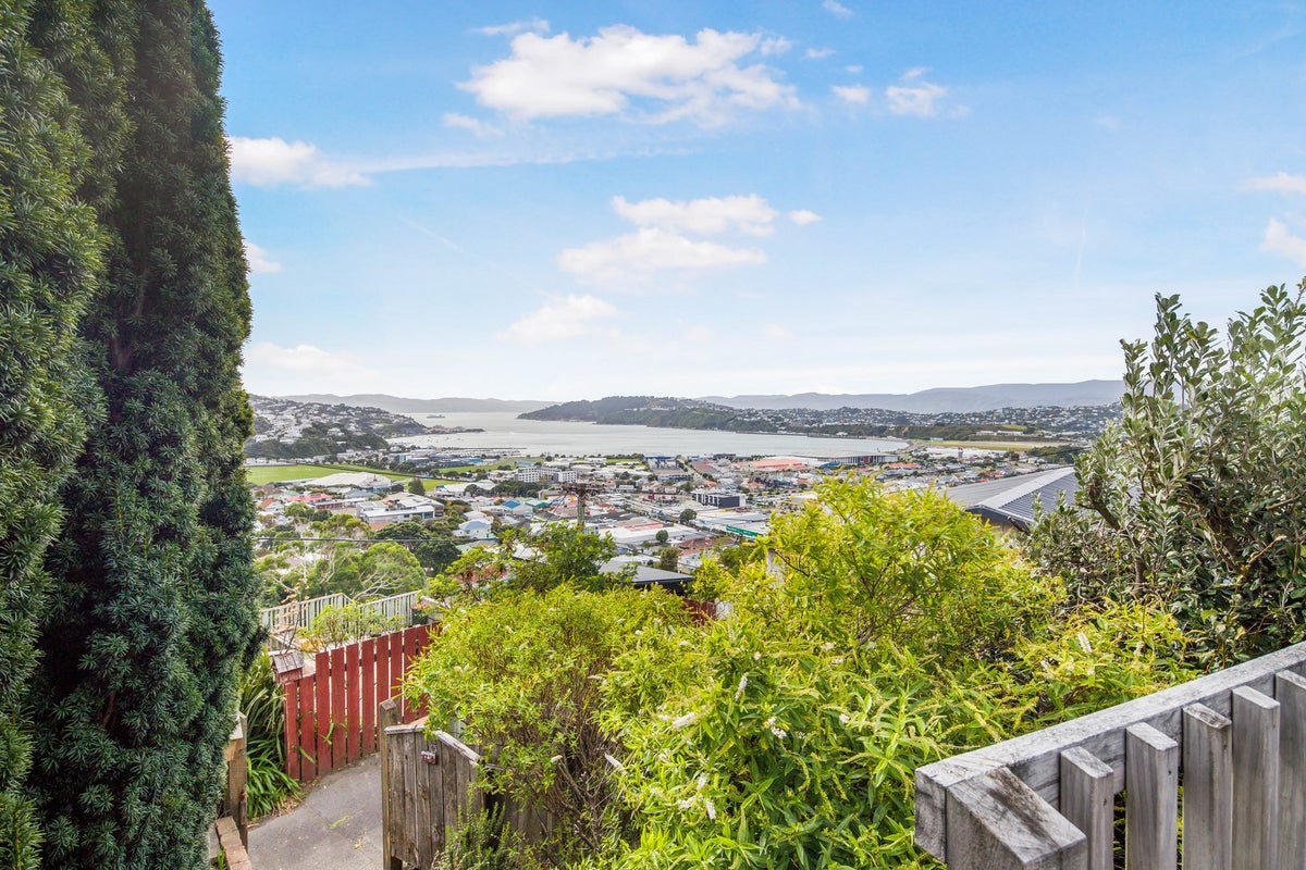 73 Rodrigo Road, Kilbirnie, Wellington - Carousel 1
