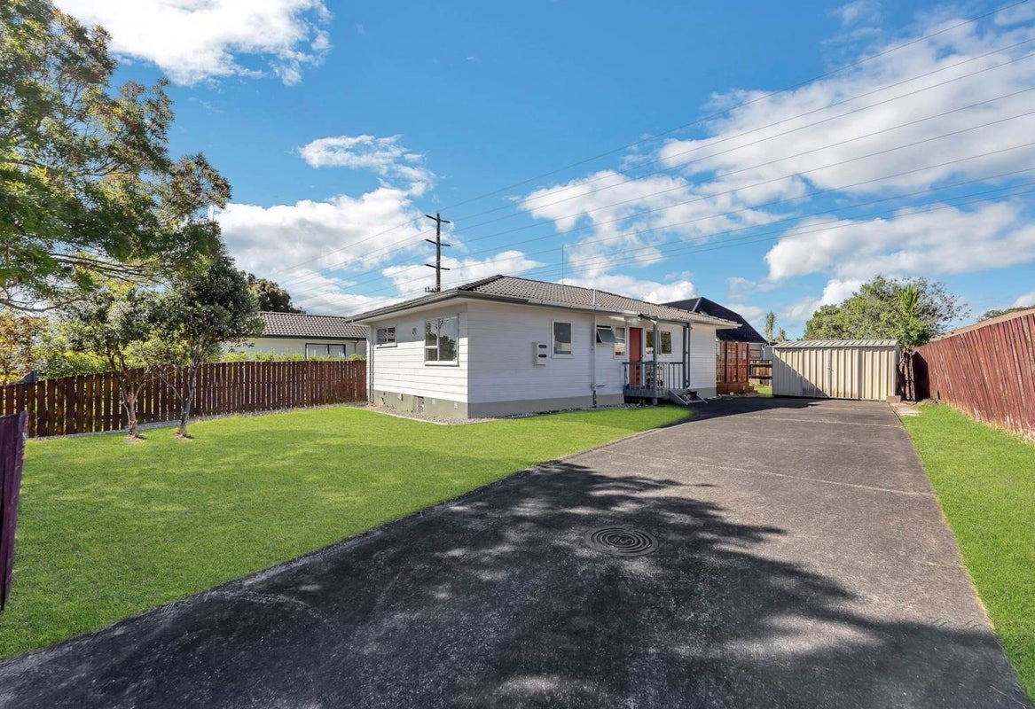41 Meadowood Drive, Unsworth Heights, Auckland - Carousel 1