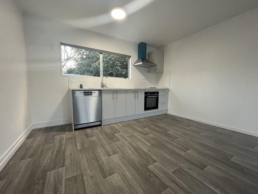 14 Lincoln Road, Manurewa East, Auckland - Carousel 1