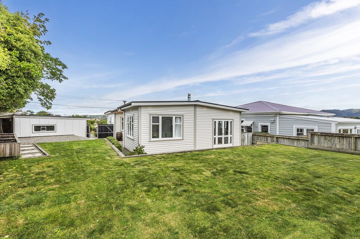 36 Kaihuia Street, Northland, Wellington - Carousel 1