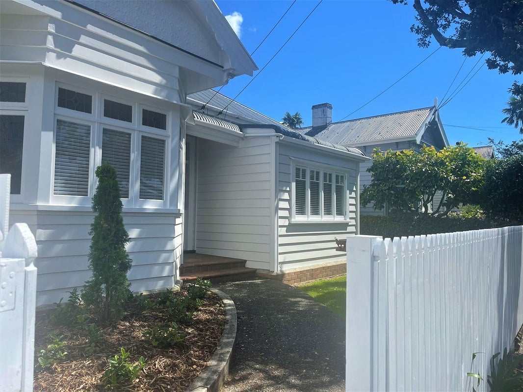 20 Maungawhau Road, Epsom, Auckland - Carousel 1