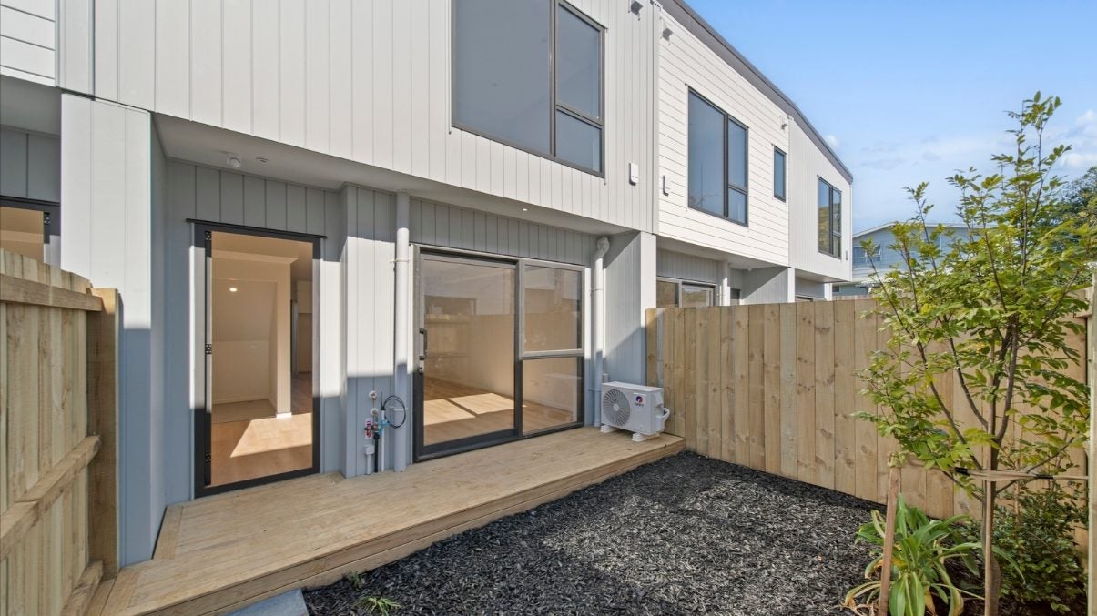12 Clendon Place, Manurewa, Auckland - Carousel 1