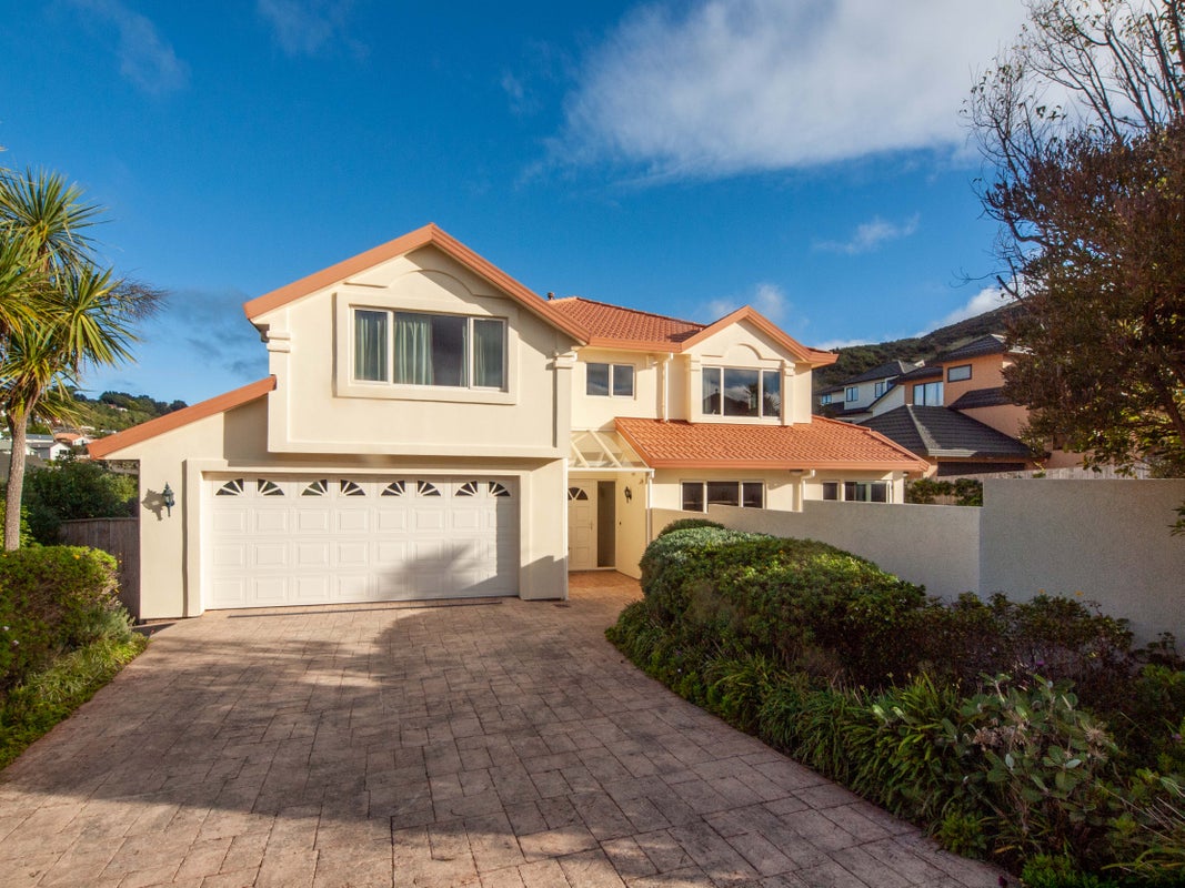 3 Waverton Terrace, Churton Park, Wellington - Carousel 1