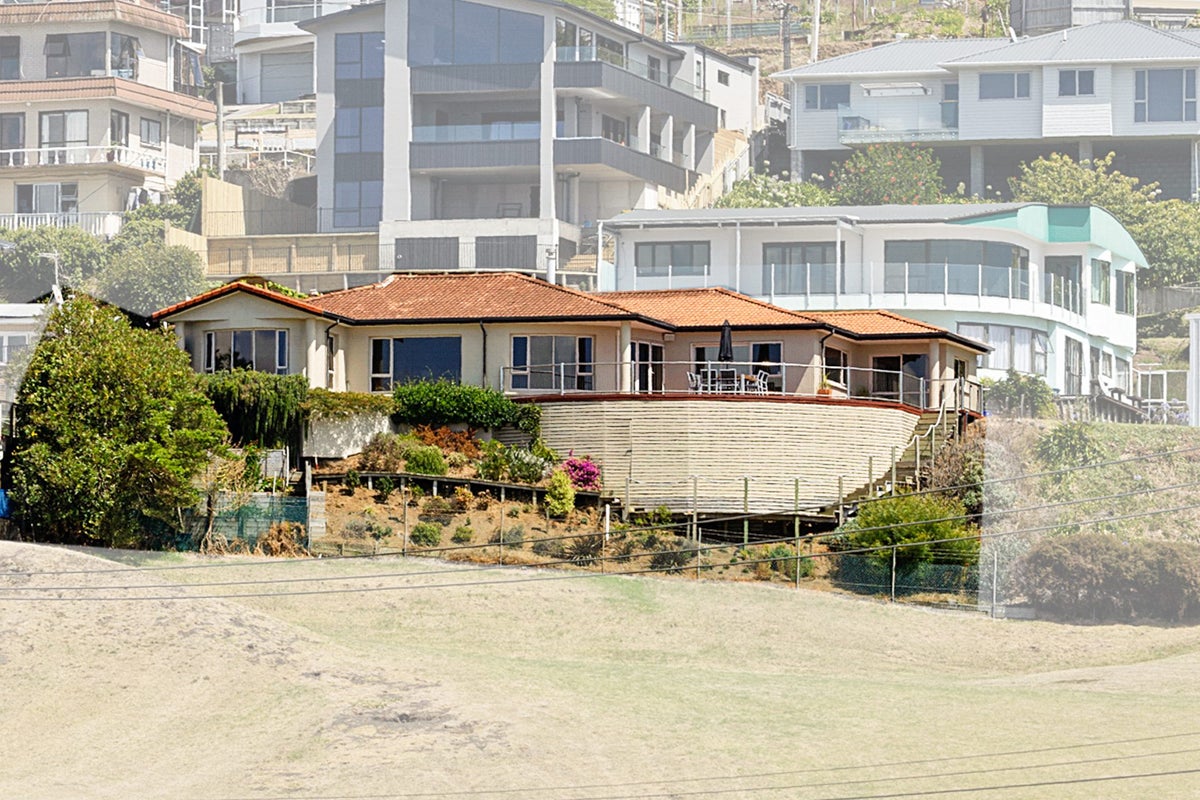 22B Findlay Street, Moturoa, New Plymouth - Carousel 23