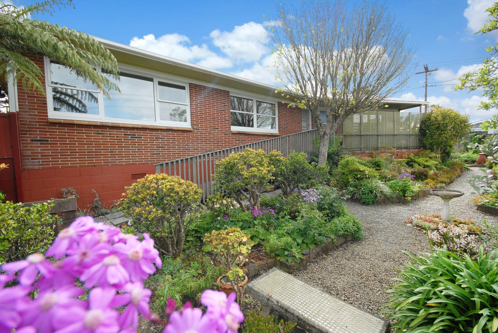 1/56 Sunnynook Road, Sunnynook, Auckland - Carousel 1