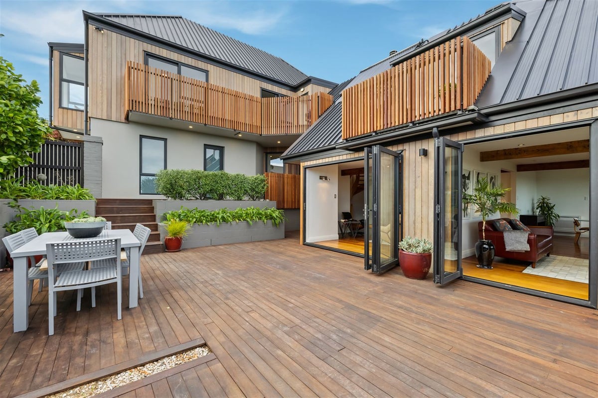 92 Cannon Hill Crescent, Mount Pleasant, Christchurch - Carousel 2