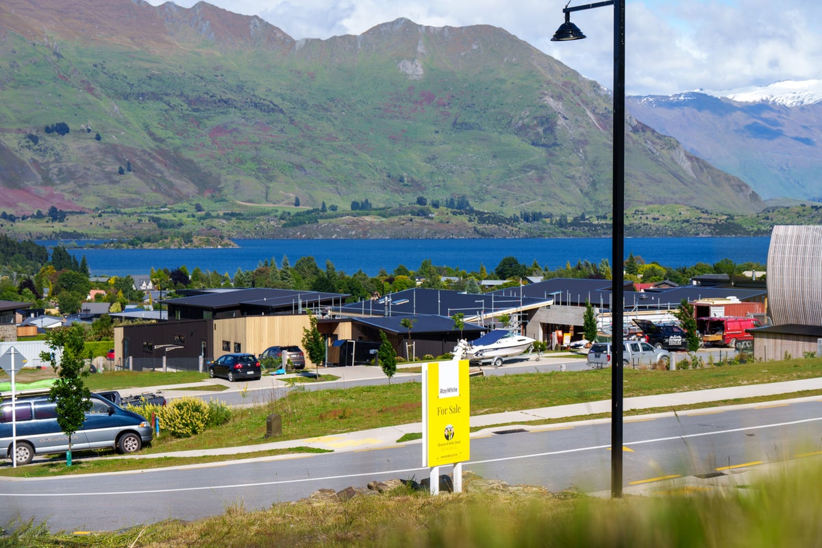 10 Akitu Rise, Wanaka - Carousel 1