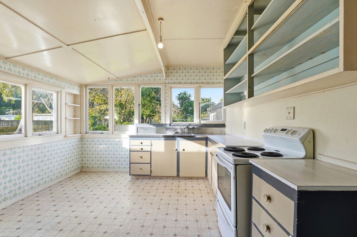 14 Willis Street, Whanganui East, Whanganui - Carousel 2
