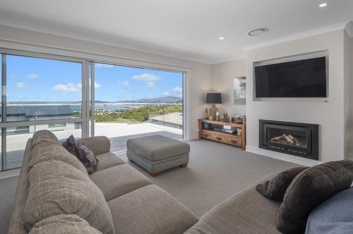 83 Spenmoor Street, Newlands, Wellington - Carousel 1
