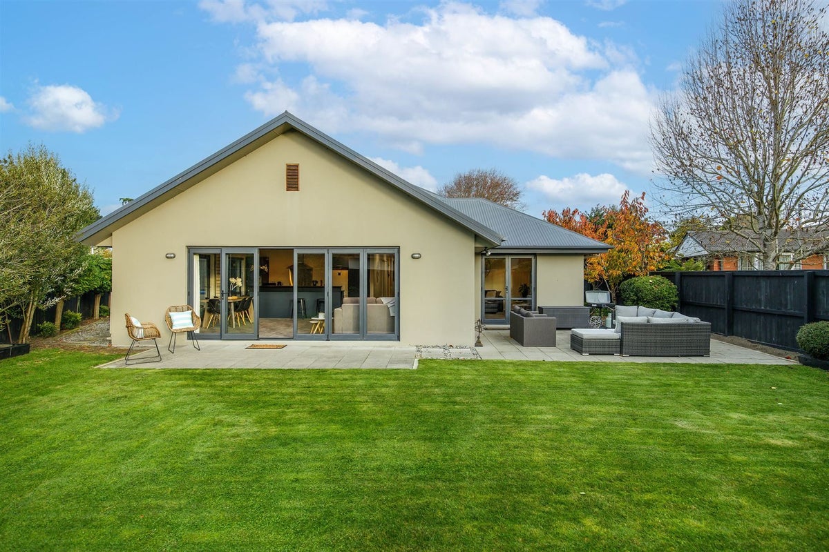 55 Waitikiri Drive, Parklands, Christchurch - Carousel 1