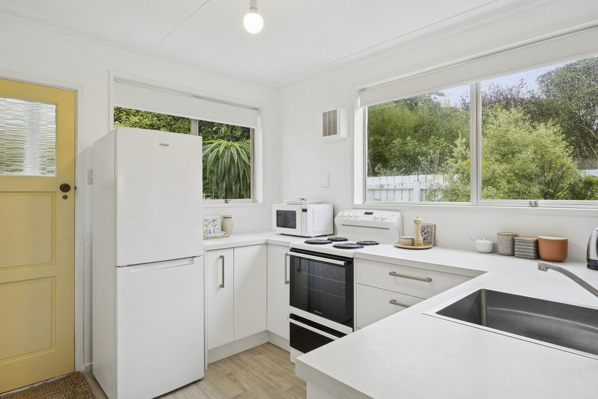 18D Lawson Street, Roslyn, Dunedin - Carousel 2