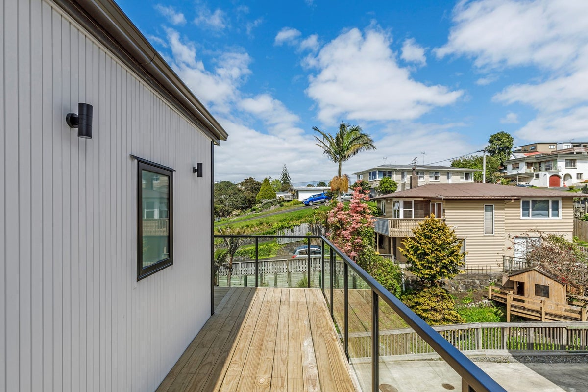 34C Hogans Road, Glenfield, Auckland - Carousel 22