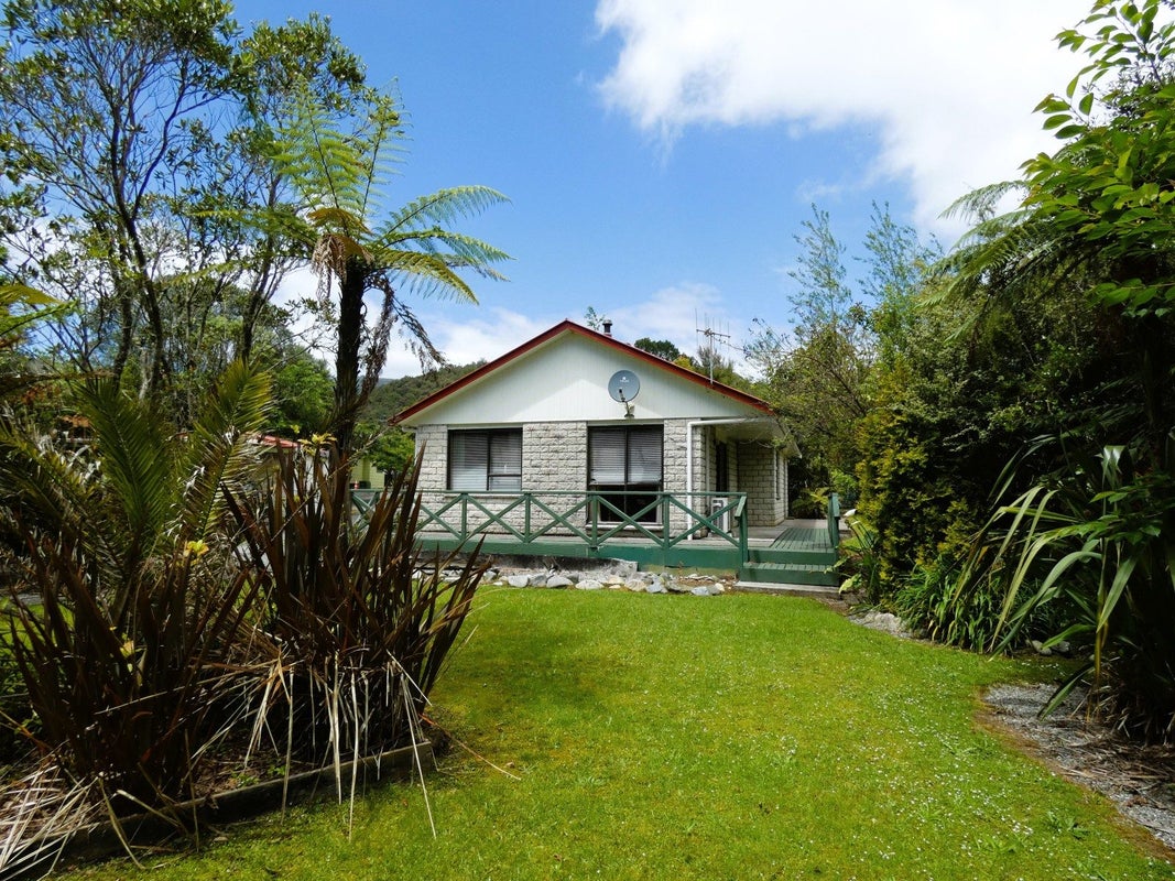 1 Howell Street, Waimangaroa, Westport - Carousel 1