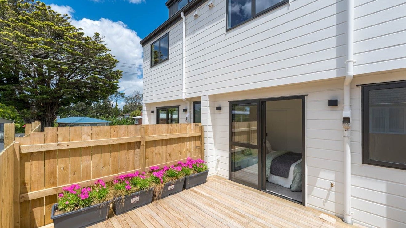 3/36 Longburn Road, Henderson, Auckland - Carousel 1