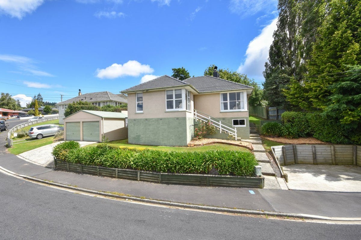 4 Statham Street, Brockville, Dunedin - Carousel 1
